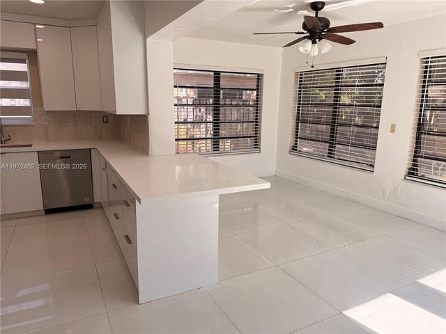 2813 Bahama Dr, Miramar, FL 33023