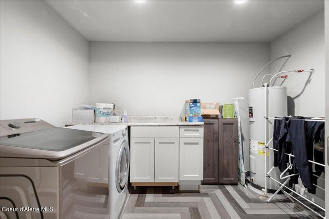 172 Wyatt LN, Spirit Lake, ID 83869