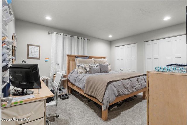 172 Wyatt LN, Spirit Lake, ID 83869