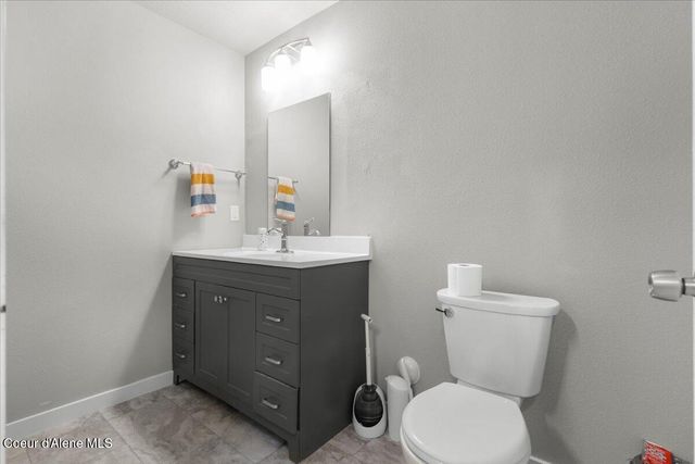172 Wyatt LN, Spirit Lake, ID 83869