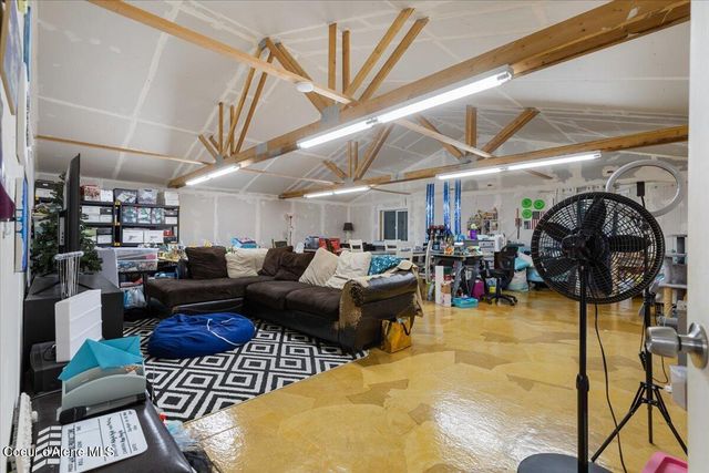 172 Wyatt LN, Spirit Lake, ID 83869