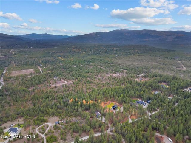172 Wyatt LN, Spirit Lake, ID 83869