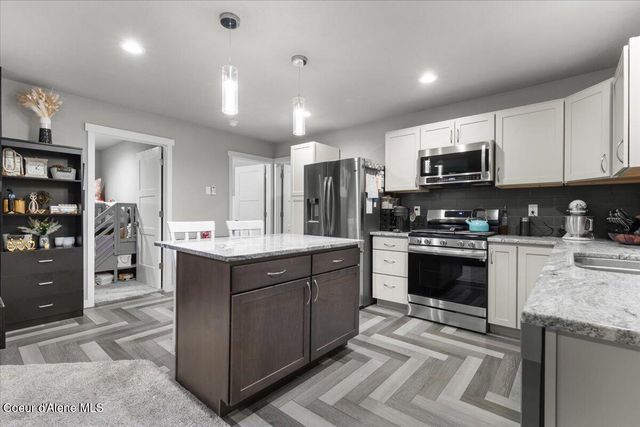 172 Wyatt LN, Spirit Lake, ID 83869
