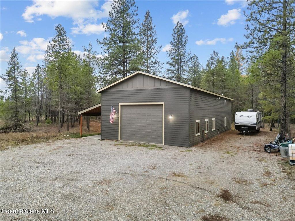 172 Wyatt LN, Spirit Lake, ID 83869