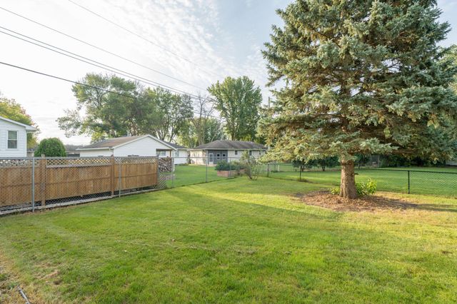 125 N Manitou Drive, Mankato, MN 56001