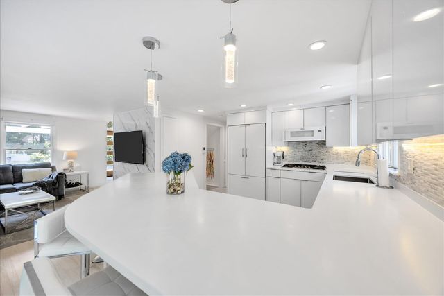 15 Periwinkle Lane, Mashpee, MA 02649