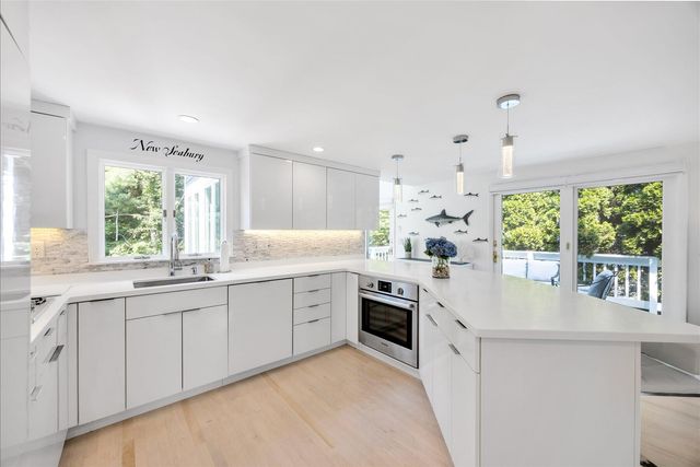 15 Periwinkle Lane, Mashpee, MA 02649