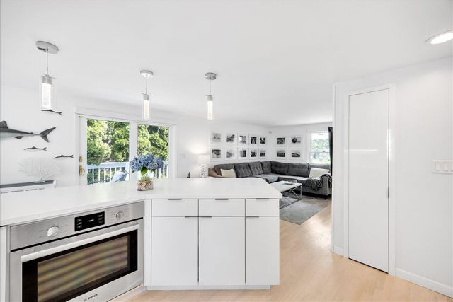 15 Periwinkle Lane, Mashpee, MA 02649