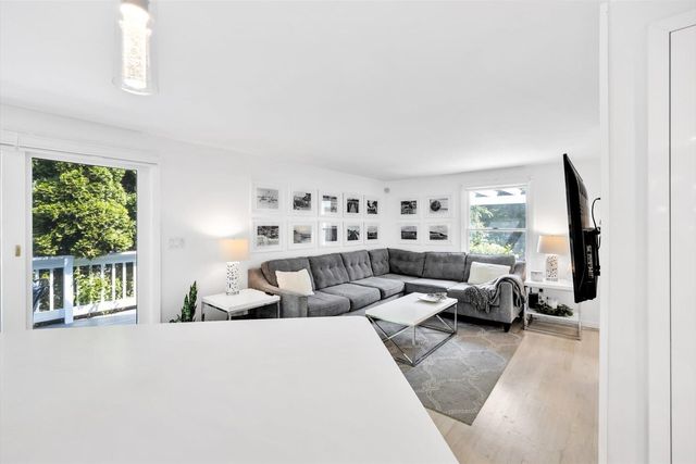 15 Periwinkle Lane, Mashpee, MA 02649