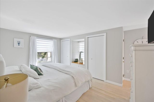 15 Periwinkle Lane, Mashpee, MA 02649