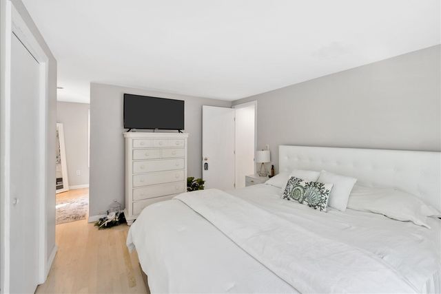 15 Periwinkle Lane, Mashpee, MA 02649