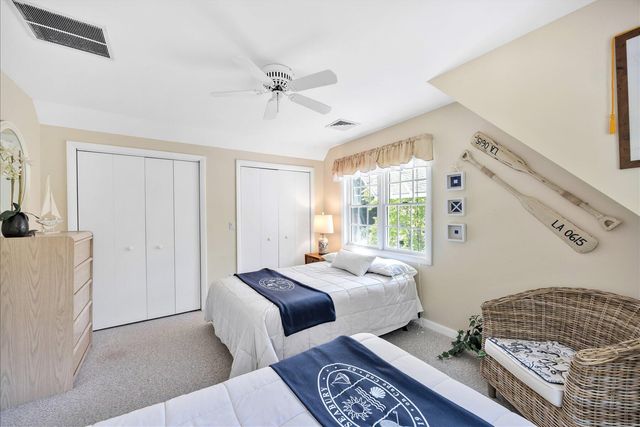 15 Periwinkle Lane, Mashpee, MA 02649