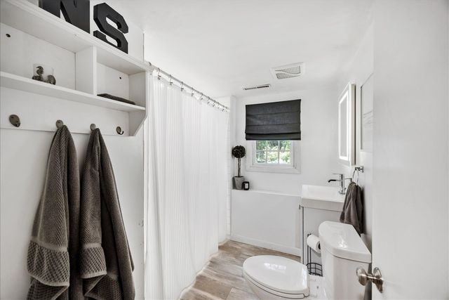15 Periwinkle Lane, Mashpee, MA 02649