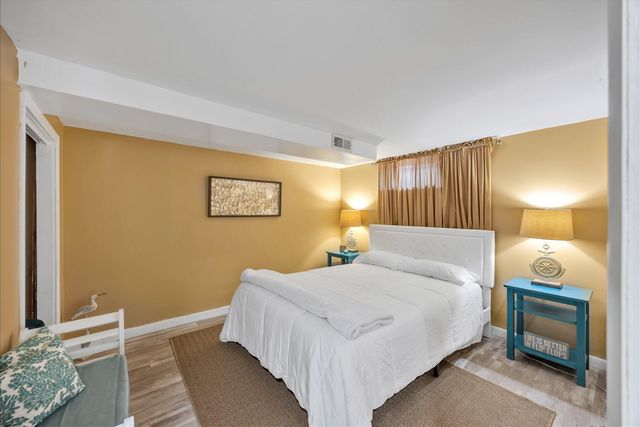 15 Periwinkle Lane, Mashpee, MA 02649