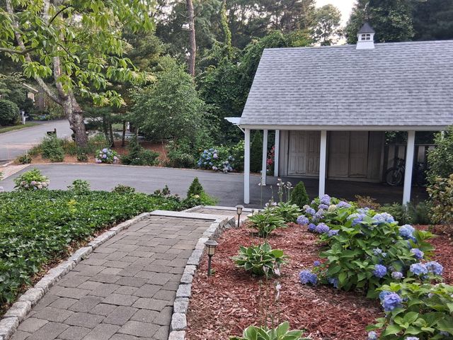 15 Periwinkle Lane, Mashpee, MA 02649