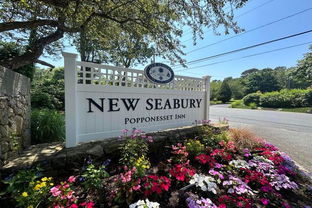 15 Periwinkle Lane, Mashpee, MA 02649