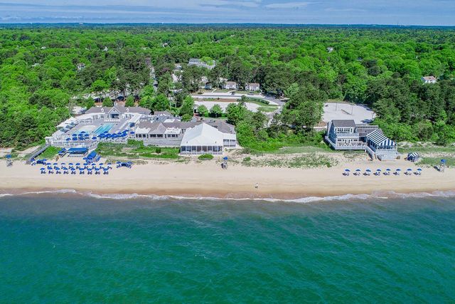 15 Periwinkle Lane, Mashpee, MA 02649