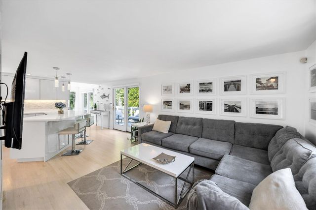 15 Periwinkle Lane, Mashpee, MA 02649