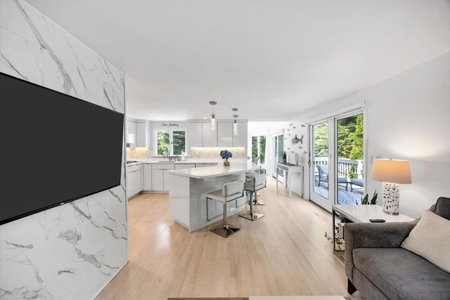 15 Periwinkle Lane, Mashpee, MA 02649