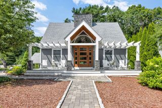 15 Periwinkle Lane, Mashpee, MA 02649
