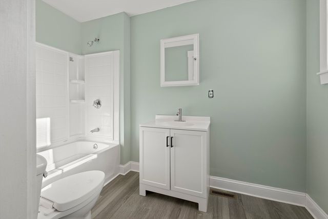 275 Market St B, Rockland, MA 02370