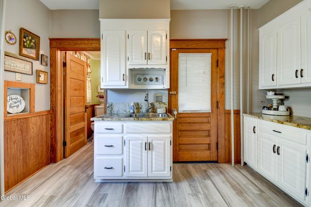 245 Brookside Avenue, Amsterdam, NY 12010