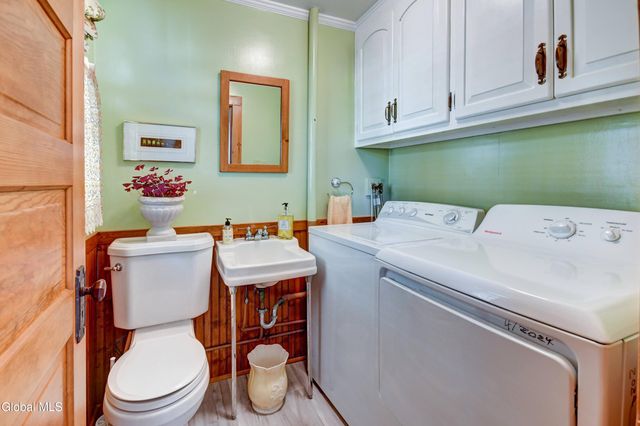 245 Brookside Avenue, Amsterdam, NY 12010