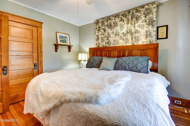 245 Brookside Avenue, Amsterdam, NY 12010