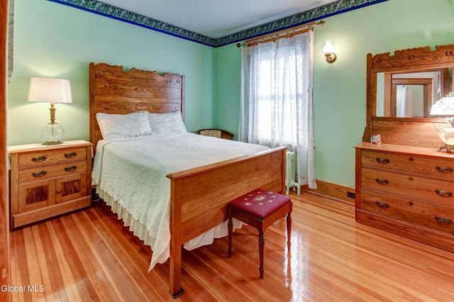 245 Brookside Avenue, Amsterdam, NY 12010