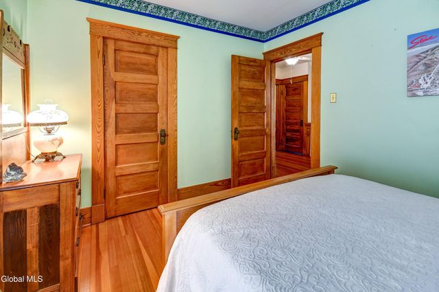 245 Brookside Avenue, Amsterdam, NY 12010