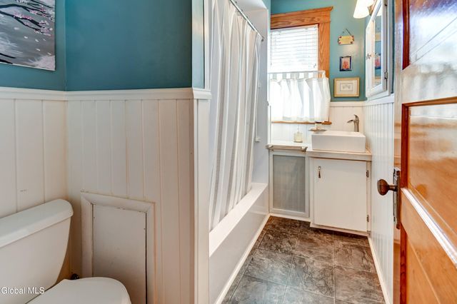 245 Brookside Avenue, Amsterdam, NY 12010