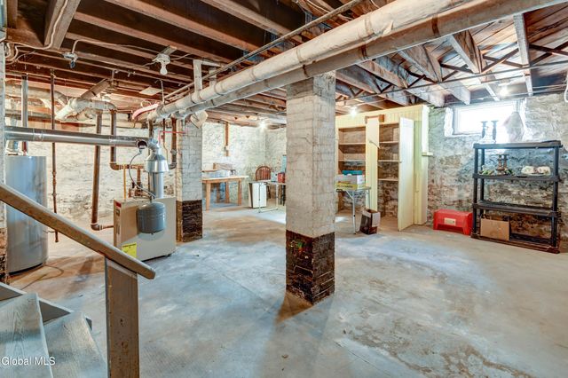 245 Brookside Avenue, Amsterdam, NY 12010