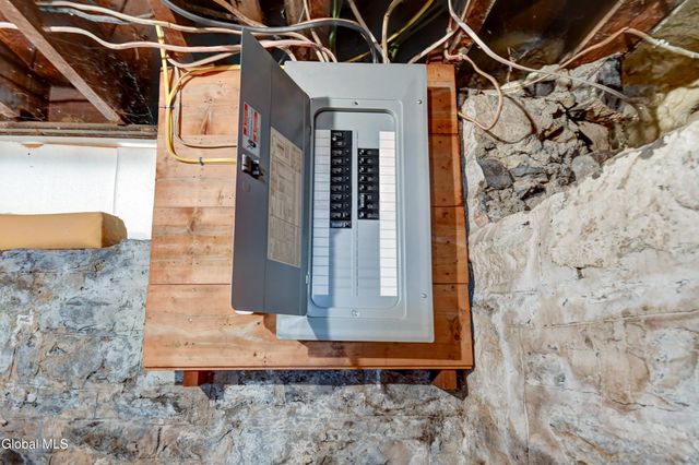 245 Brookside Avenue, Amsterdam, NY 12010