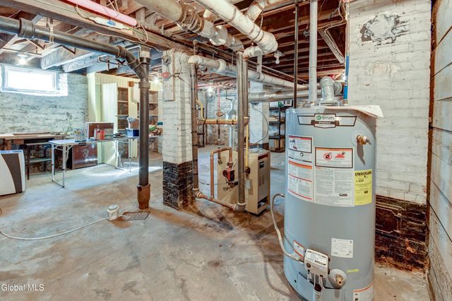 245 Brookside Avenue, Amsterdam, NY 12010