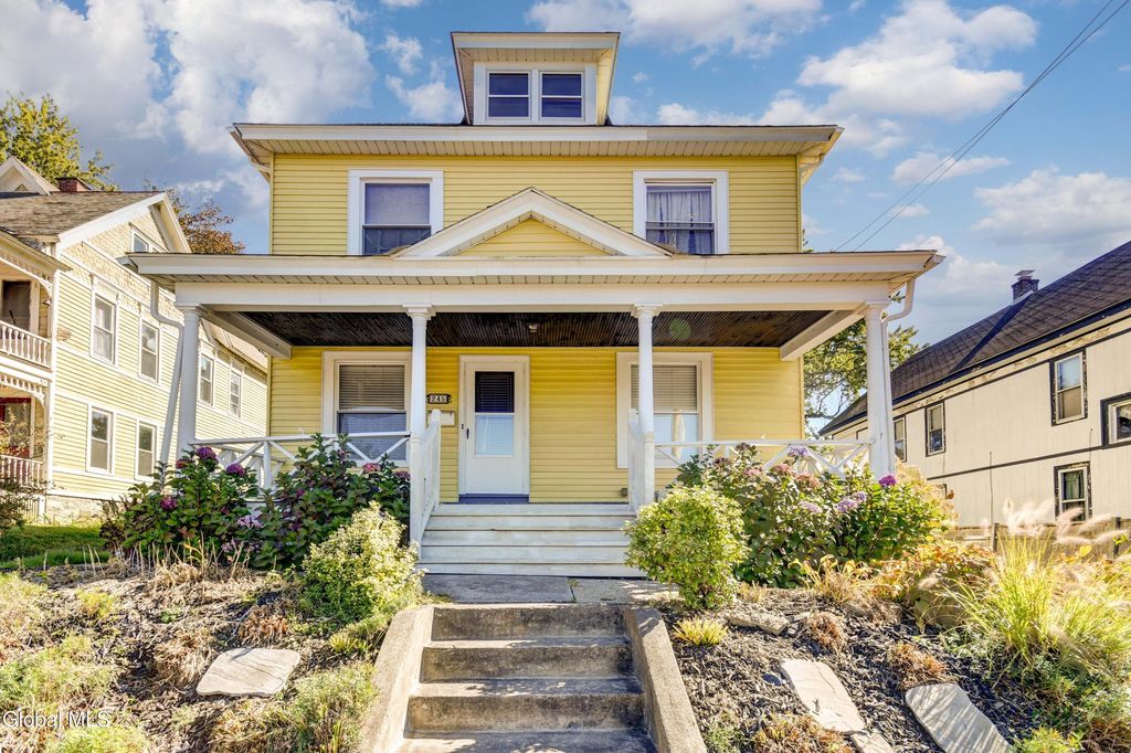 245 Brookside Avenue, Amsterdam, NY 12010