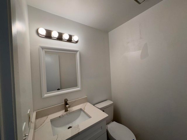 12 Lake Vista Trl Apt 203, Port St Lucie, FL 34952