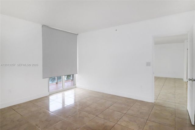 5085 NW 7th St 601, Miami, FL 33126