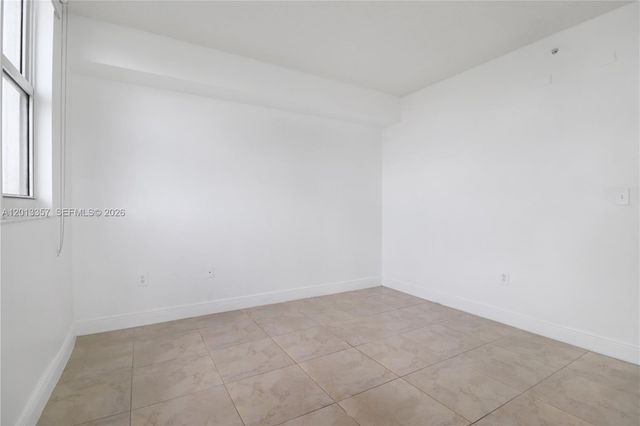 5085 NW 7th St 601, Miami, FL 33126