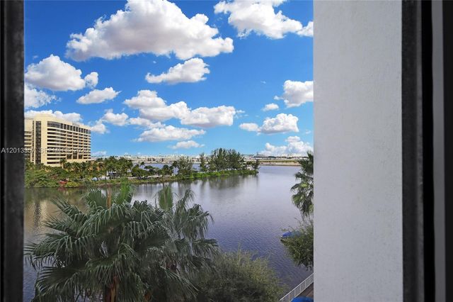 5085 NW 7th St 601, Miami, FL 33126
