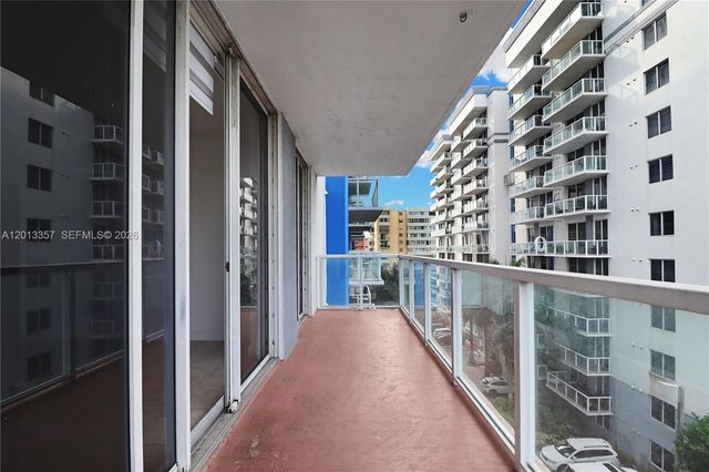 5085 NW 7th St 601, Miami, FL 33126