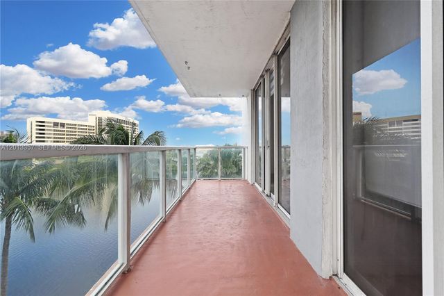 5085 NW 7th St 601, Miami, FL 33126