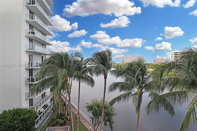 5085 NW 7th St 601, Miami, FL 33126