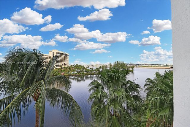5085 NW 7th St 601, Miami, FL 33126