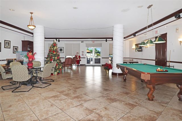5085 NW 7th St 601, Miami, FL 33126
