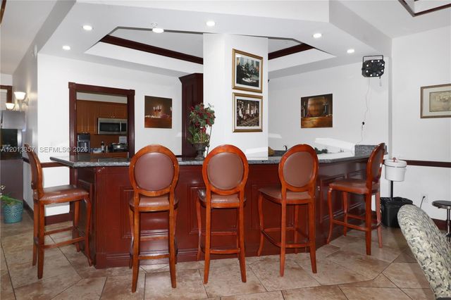 5085 NW 7th St 601, Miami, FL 33126