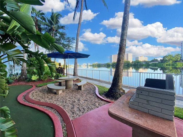 5085 NW 7th St 601, Miami, FL 33126