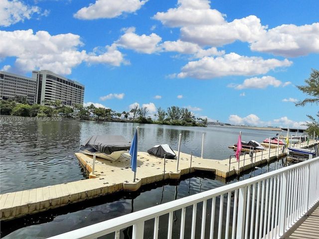 5085 NW 7th St 601, Miami, FL 33126