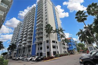 5085 NW 7th St 601, Miami, FL 33126