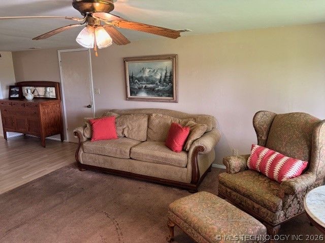 5827 Sandra, Kingston, OK 73439