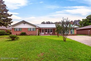 35 Fleetwood Drive, Gulfport, MS 39503